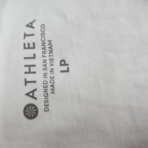 Athleta Essence Vital Tie Back Tank - Picture 6 of 9